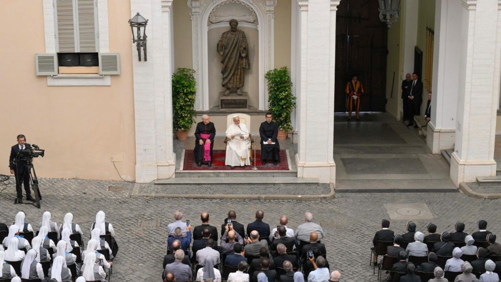 Папская аўдыенцыя для некалькіх манаскіх кангрэгацый