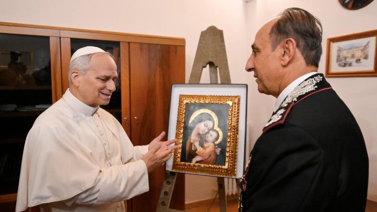 Папата с карабинерите на Кастел Гандолфо