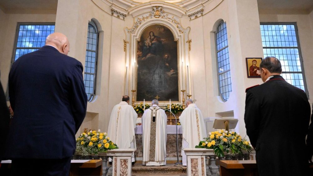 Леў XIV адслужыў Імшу ў капліцы карабінераў у Кастэль-Гандольфа