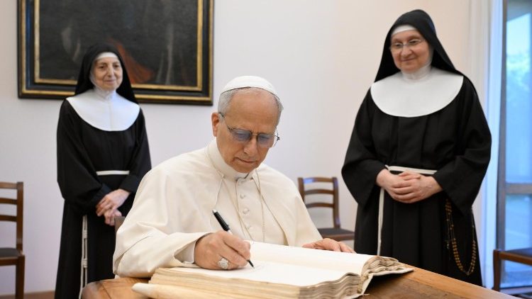 Der Papst bei den Klarissen in Albano