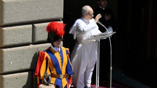 Папа: негайно зупинити варварство війни