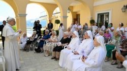 Il Papa nella Casa di Riposo Santa Marta a Castel Gandolfo