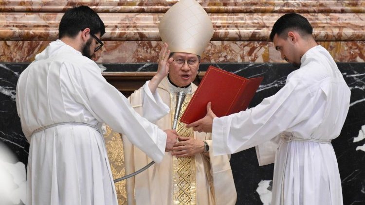 Kardinali Tagle akiongoza Ibada ya Misa Takatifu kwa ajili wamisionari