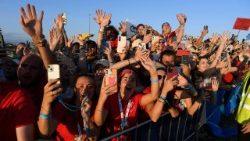 Jóvenes en la Vigilia de oración en Tor Vergata