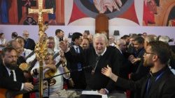 Das vom Neokatechumenalen Weg organisierte Berufungstreffen fand in Tor Vergata statt, wo Papst Leo einen Tag zuvor die Abschlussmesse des Jubiläums der Jugendlichen gefeiert hat