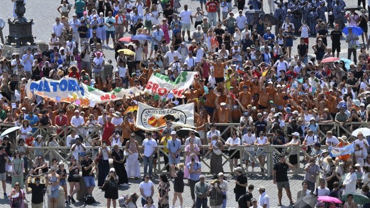 Šv. Petro aikštė sekmadienio vidudienį