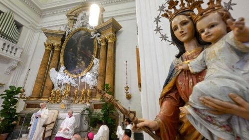 Papa: como Maria, não tenhamos medo de escolher a vida