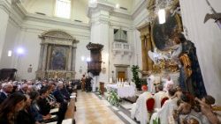 El Papa preside la Misa en la Parroquia Pontificia de Santo Tomás de Villanova, en Castel Gandolfo. (Foto de archivo: 15 de agosto de 2025)