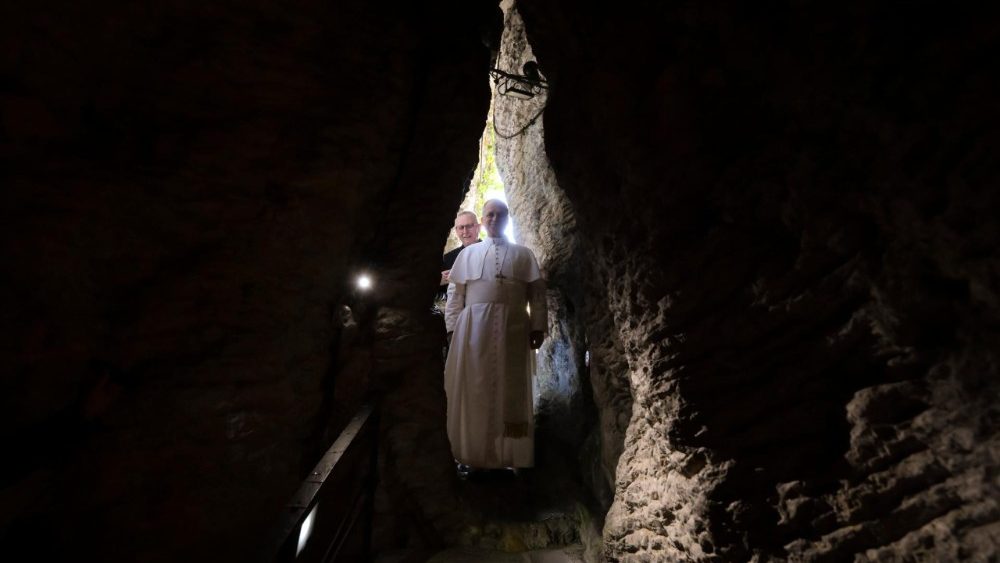 Візіт у санктуарый на гары Ментарэла