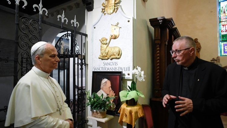 Pāvests apmeklē Dievmātes sanktuāriju 