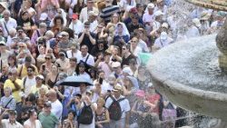 Паломники на площади Святого Петра (Ватикан, 24 августа 2025 г.)