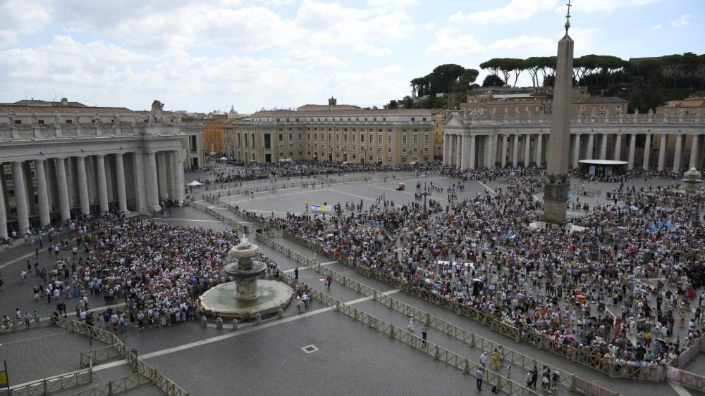 Падчас малітвы "Анёл Панскі" з Папам 