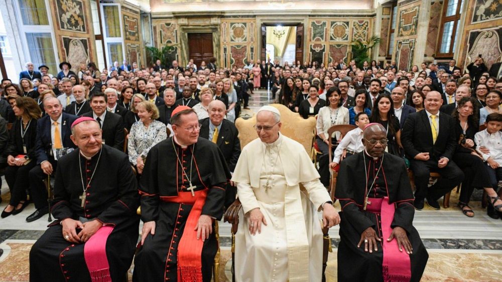 La Leon al XIV-lea, membrii asociației Escuelas de Evangelización “San Andrés”. 