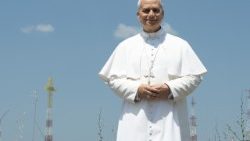 Papst Leo XIV. bei einem Besuch der Sendeanlagen von Radio Vatikan in Santa Maria di Galeria, 19. Juni 2025