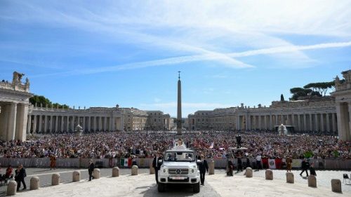 Sveti oče pri katehezi: Jezusova žeja na križu je tudi naša žeja