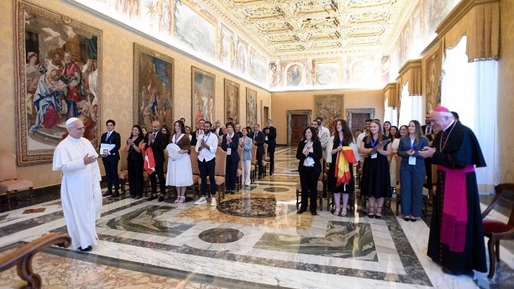 Leono XIV audiencija Viduržemio jūros regiono jaunimo tarybos nariams
