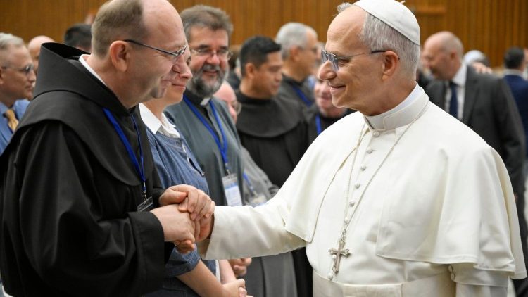 ലിയൊ പതിനാലാമൻ പാപ്പാ അന്താരാഷ്ട്ര പൊന്തിഫിക്കൽ മരിയൻ അക്കാദമിയുടെ സമ്മേളനത്തിൽ പങ്കെടുത്തവരെ വത്തിക്കാനിൽ സ്വീകരിച്ചപ്പോൾ, 06/09/25