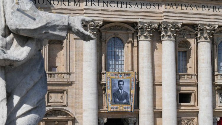 La canonizzazione di Pier Giorgio Frassati in piazza san Pietro