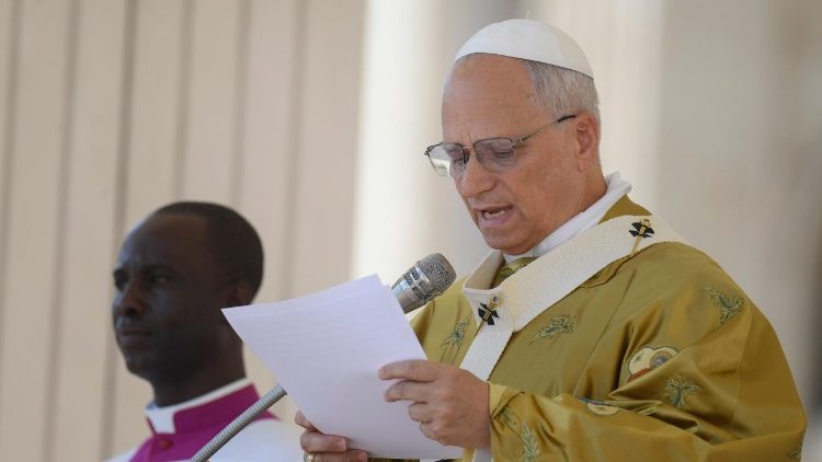 പരിശുദ്ധ പിതാവ് ലിയോ പതിനാലാമൻ പാപ്പാ വിശുദ്ധ പദവി പ്രഖ്യാപന ചടങ്ങിൽ 