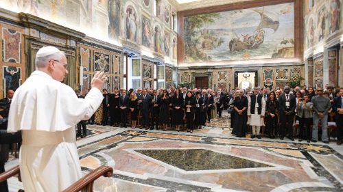 El Papa en la audiencia con los participantes en el World Meeting on Human Fraternity
