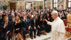 Leon XIV i uczestnicy Światowego Spotkania na rzecz Braterstwa Ludzkiego