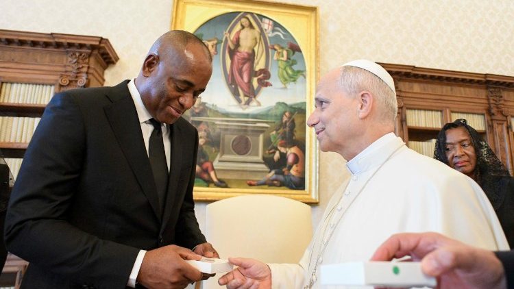 O Papa Leão XIV recebeu em audiência Roosevelt Skerrit, primeiro-ministro da Comunidade da Dominica