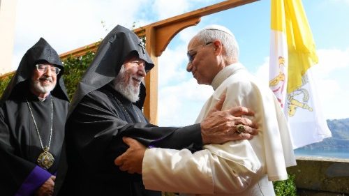 Karekin II por primera vez en audiencia con León XIV: atención centrada en la paz