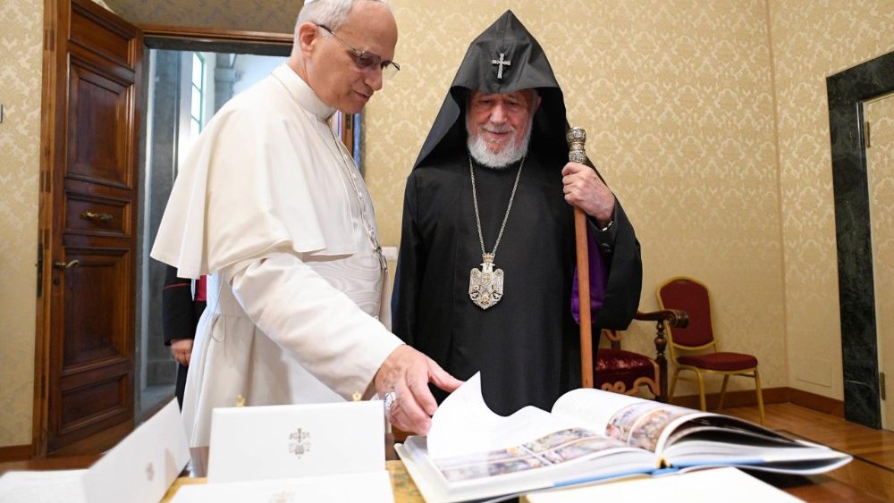 Audience de Léon XIV à Karekine II à Castel Gandolfo, le 16 septembre 2025. 