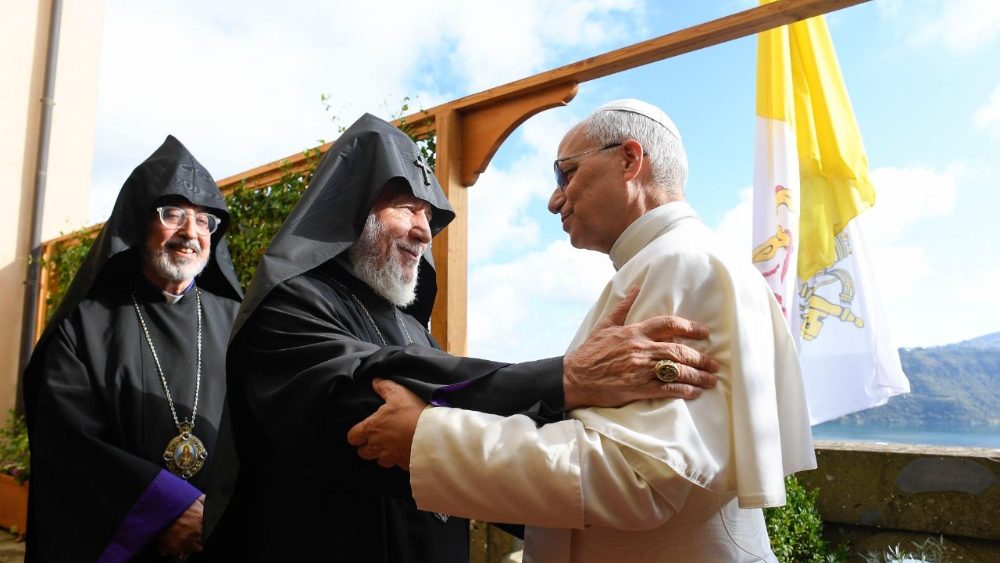 Audience de Léon XIV à Karekine II à Castel Gandolfo, le 16 septembre 2025. 