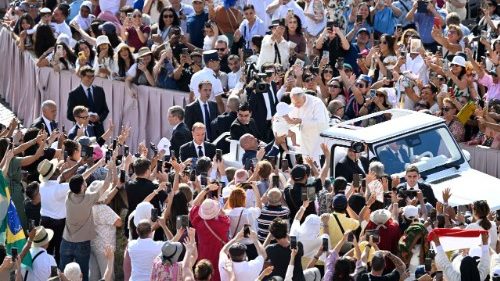 Papež med katehezo: Upanje se ne rodi v hrupu, ampak v tišini pričakovanja