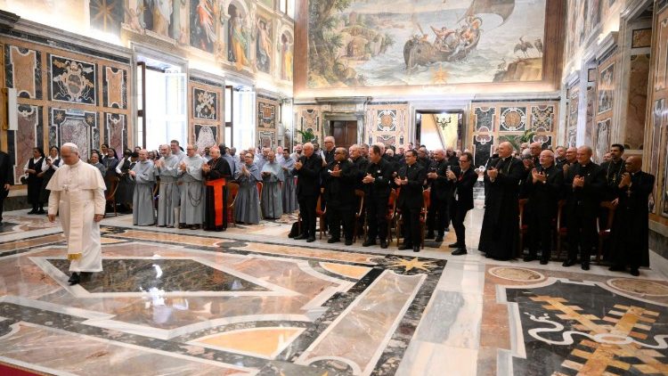 Papa na Washiriki wa Mikutano Mikuu ya mashirika