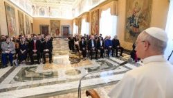 Audiencia del Papa León XIV a los participantes en el encuentro promovido por el Consejo Episcopal Latinoamericano (C.E.L.A.M.), la Pontificia Academia para la Vida y el Instituto Juan Pablo II.