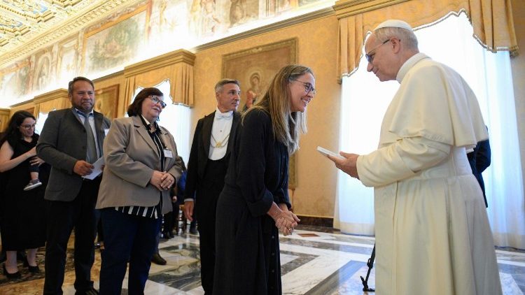 El saludo del Papa a los participantes en el “Encuentro Jubilar y Sinodal para el discernimiento esperanzador sobre el futuro de la Vida y la Familia”