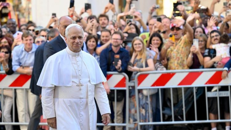 A saudação aos fiéis fora da paróquia
