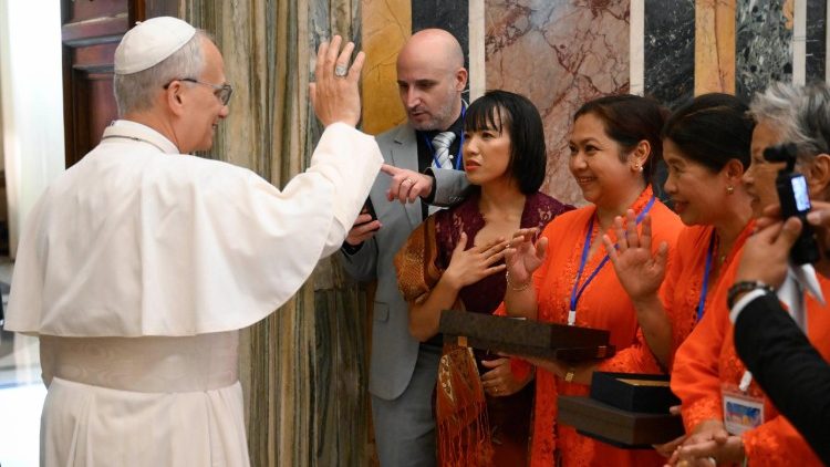 Il Papa con la comunità indonesiana di Roma