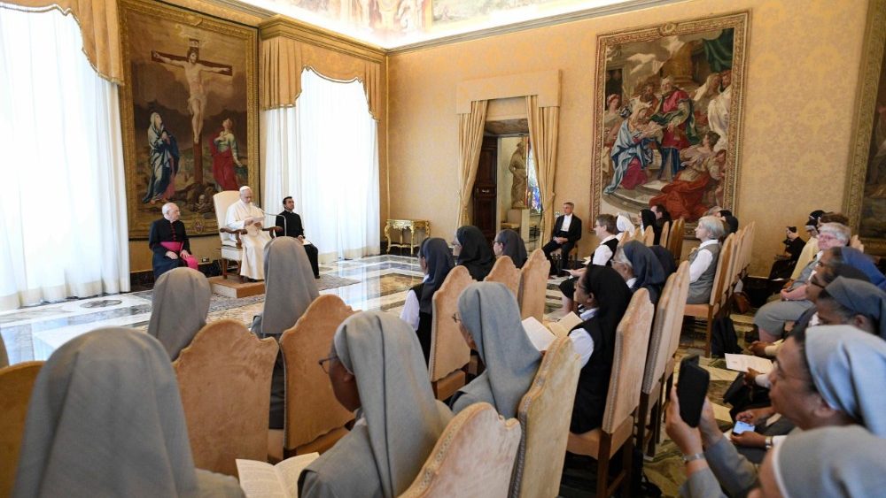 Leon al XIV-lea a primit în audiență mai multe grupuri de călugărițe