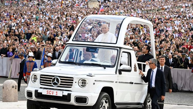 Uwanja ulivyo na waamini