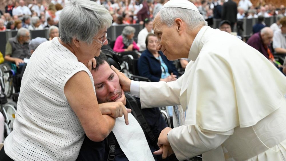Papež osobně zdraví poutníky z německých diecézí