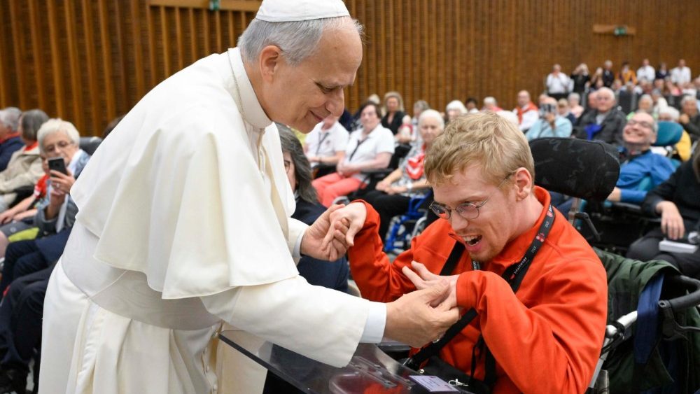 Papež osobně zdraví poutníky z německých diecézí