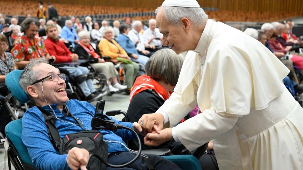 Papež osobně zdraví poutníky z německých diecézí