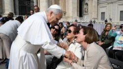 البابا لاون الرابع عشر في مقابلته العامة مع المؤمنين