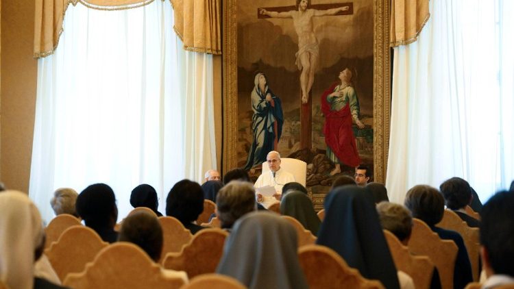 Папата с Дъщерите на Свети Павел