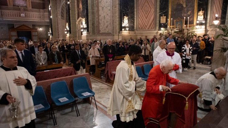 Kard. Angelo Acerbi urodził się 23 września 1925 r. w Sesta Godano