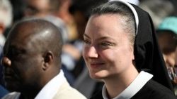 Počet katolíků na pěti kontinentech roste, ale počet kněží a řeholnic na celém světě klesá. 