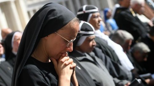 Les consacr&eacute;s, semences de paix l&agrave; o&ugrave; la dignit&eacute; est bless&eacute;e