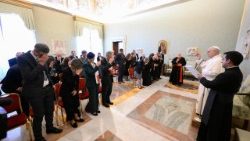 Popiežiaus Leono XIV audiencija „Pagalbos kenčiančiai Bažnyčiai“ delegacijai