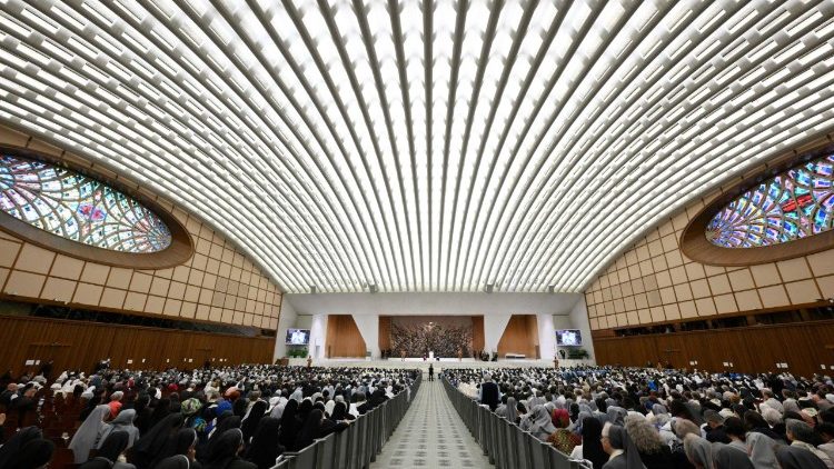 L'Aula Paolo VI con i partecipanti all'udienza