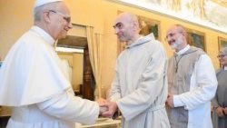 Le Pape Léon XIV a reçu un groupe d'ermites italiens, au Palais apostolique, le 11 octobre 2025. 