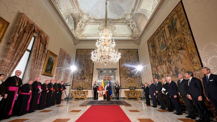 Đức Thánh Cha chính thức viếng thăm tổng thống Ý tại Dinh Quirinale