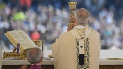 Pave Leo XIV søndag 19. oktober 2025 på Petersplassen